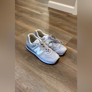 Men’s Gray New Balance 574 Classic Tennis Shoes size 9